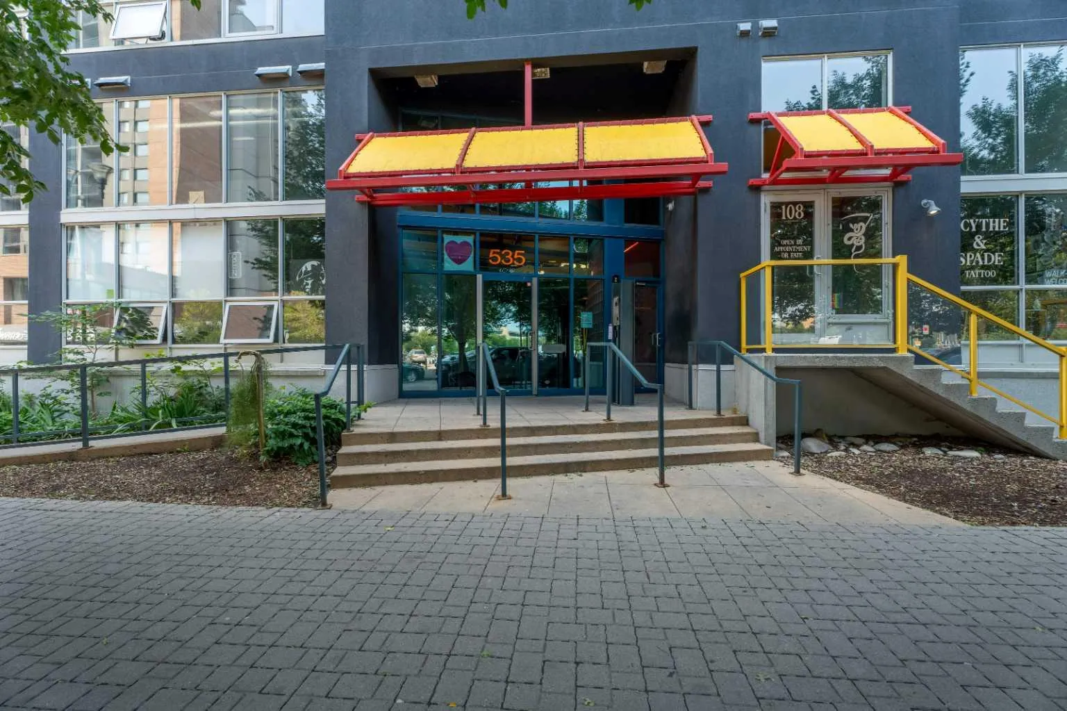 535 8 Se Avenue Unit 215, Calgary