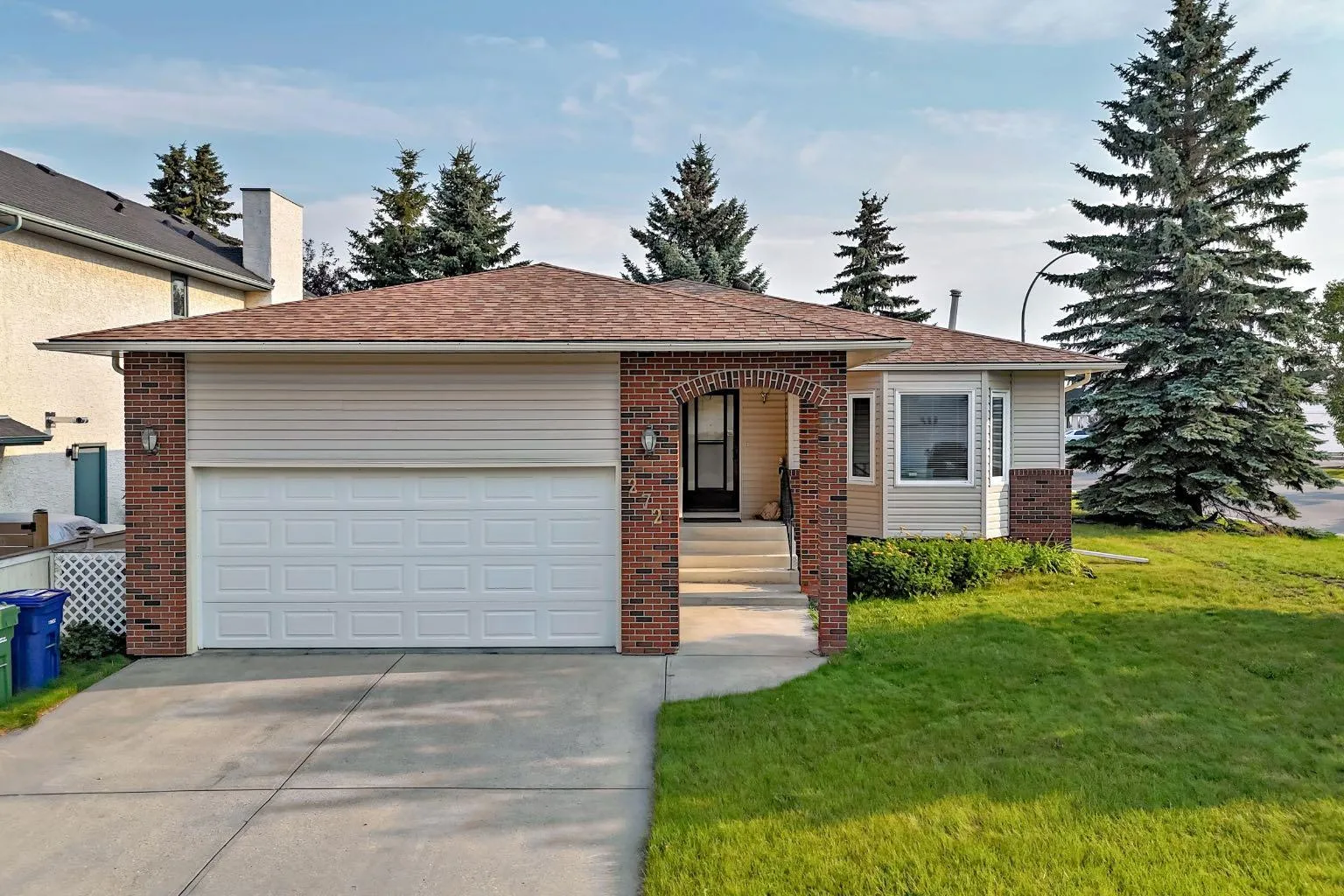 272 Woodside Nw Road, Airdrie