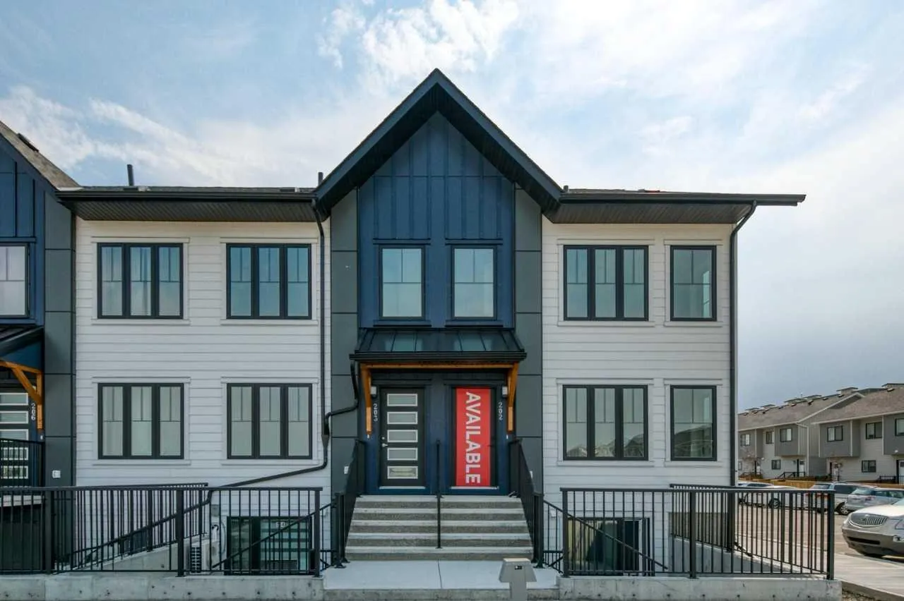 40 Livingston Ne Parade Unit 203, Calgary