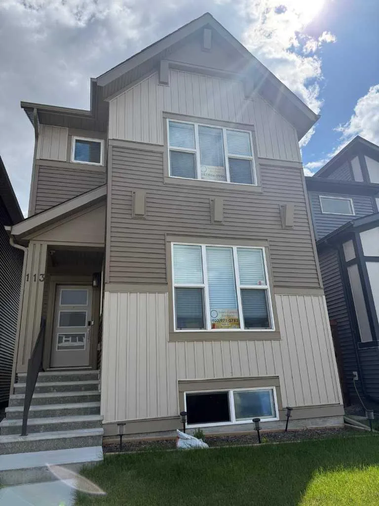113 Corner Glen Ne Way, Calgary