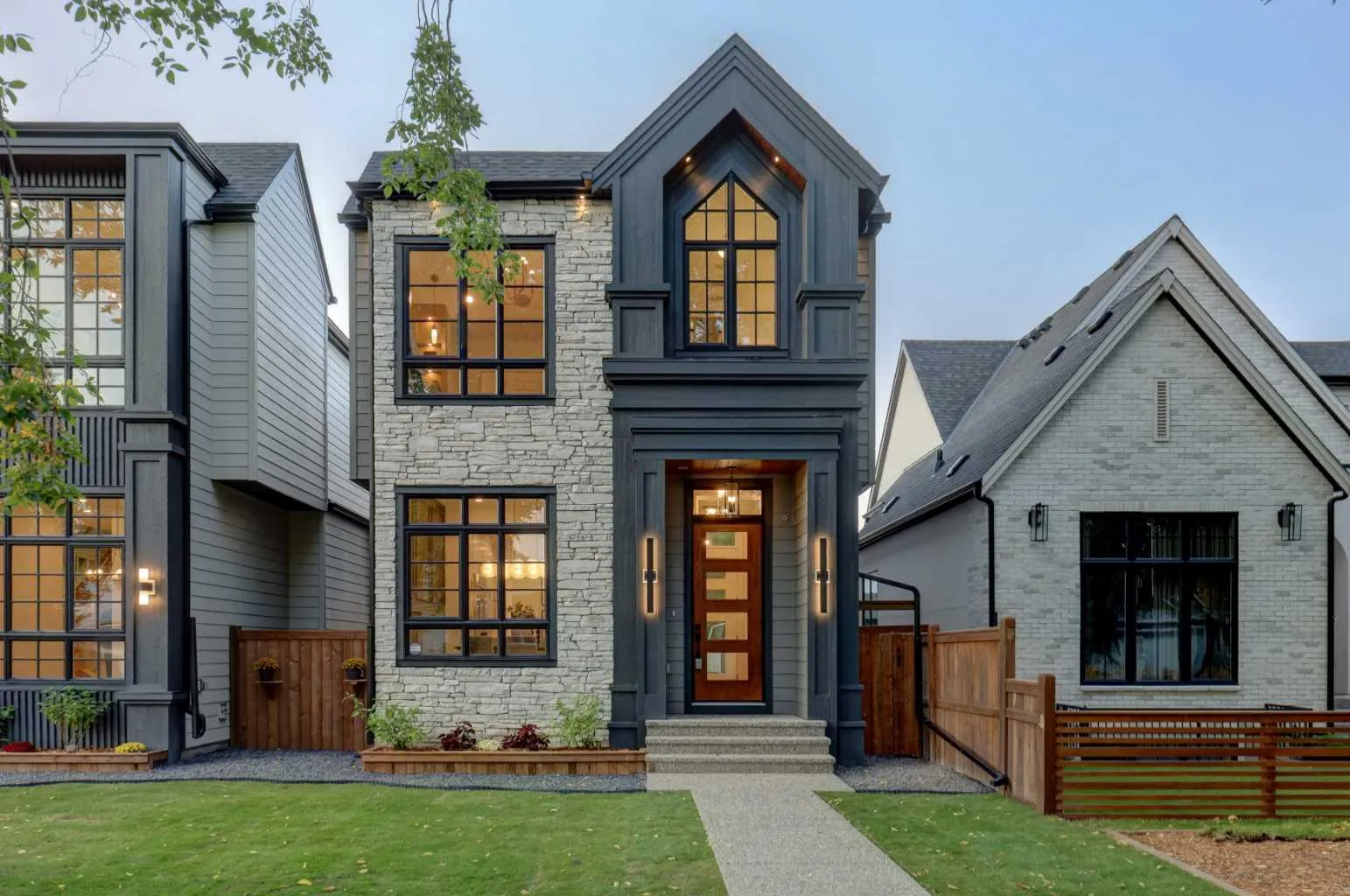 2042 56 Sw Avenue, Calgary