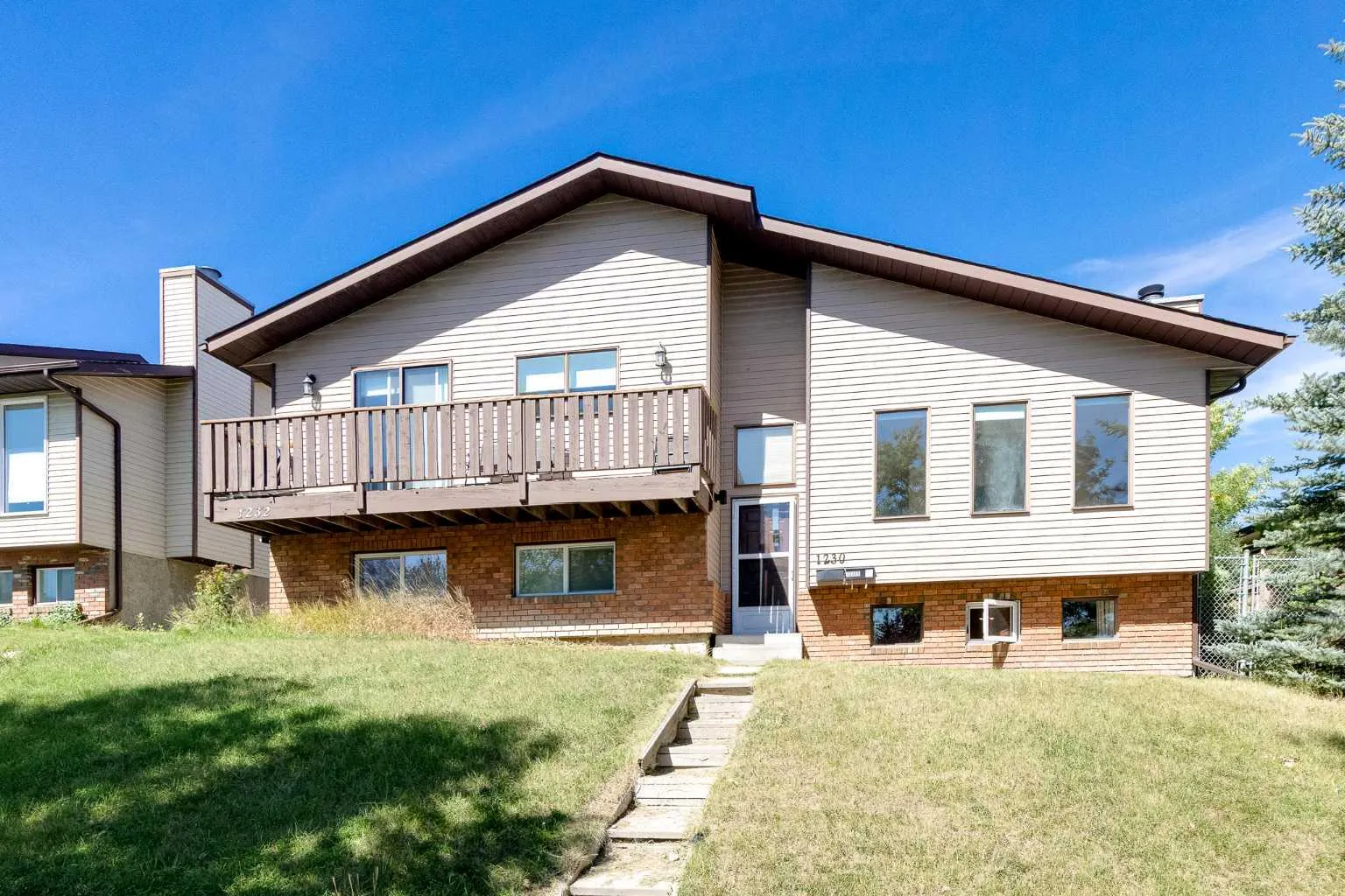 1230 Berkley Nw Drive, Calgary