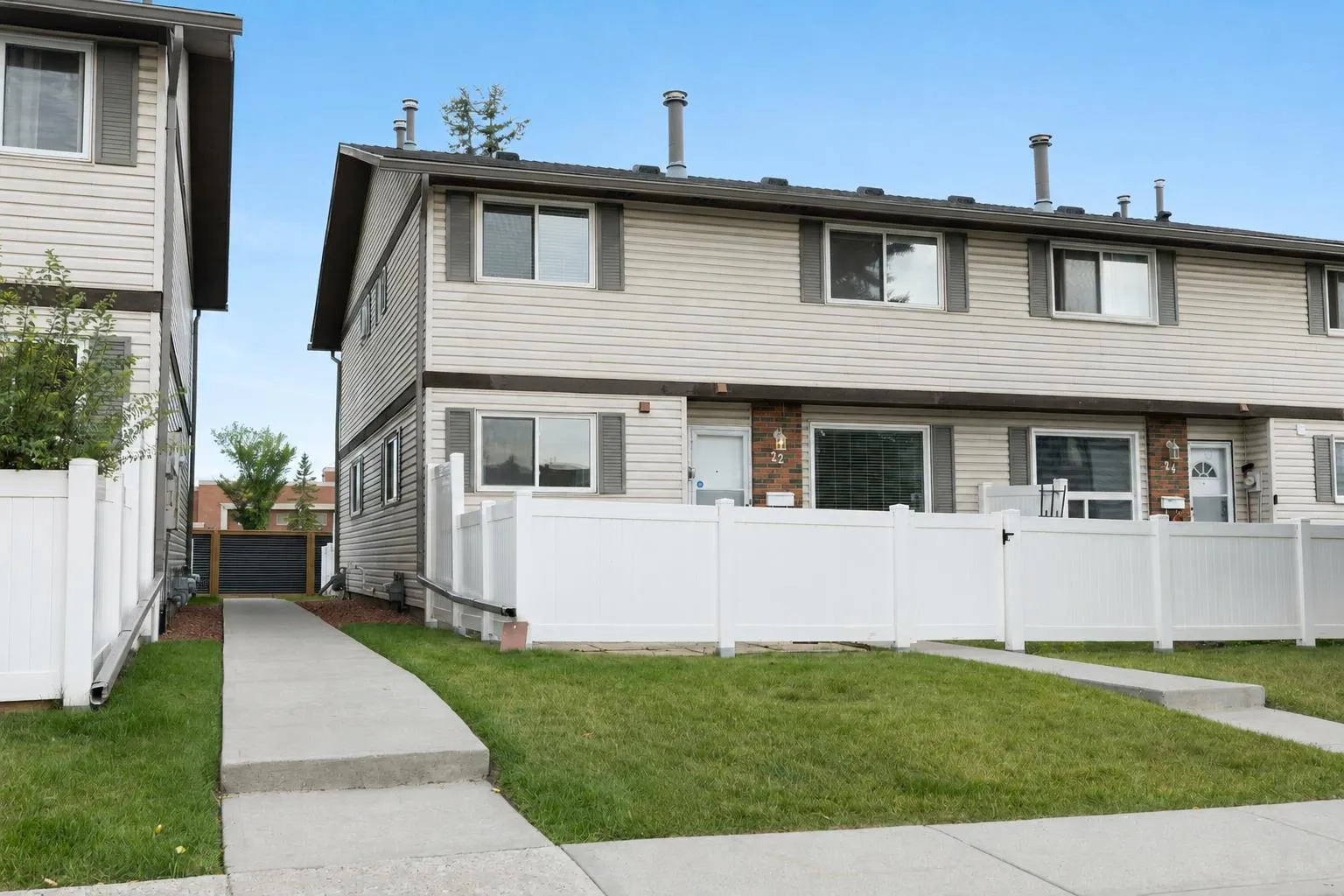 740 Bracewood Sw Drive Unit 22, Calgary