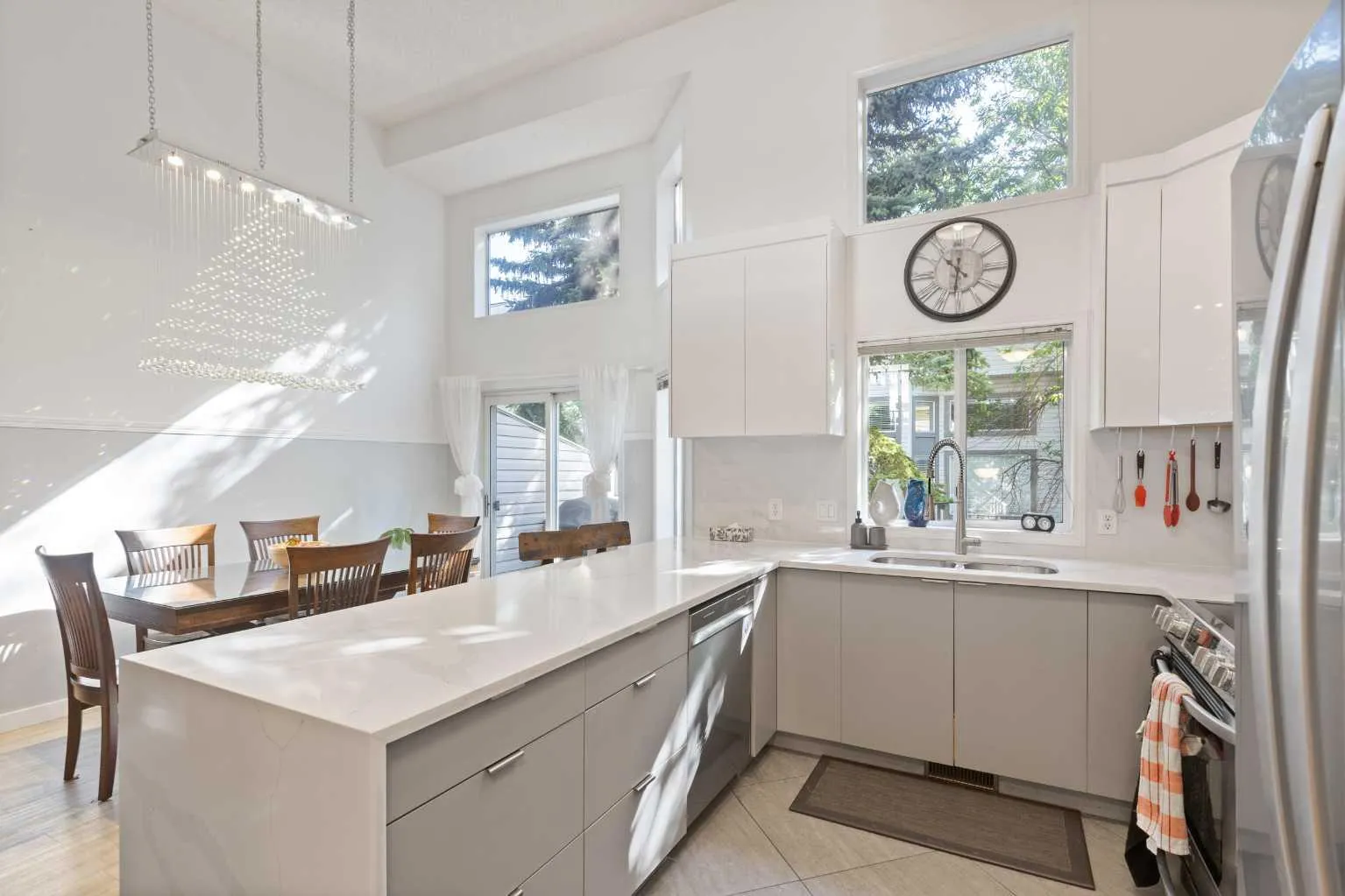 12 Kingsland Sw Villas, Calgary