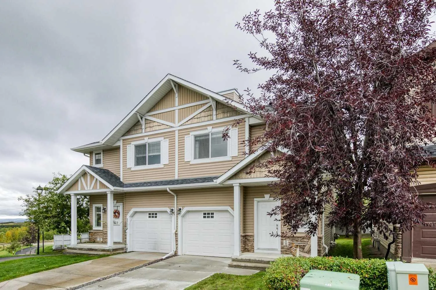 280 Rockyspring Nw Grove, Calgary