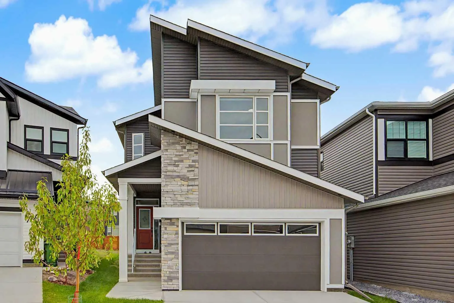 80 Lucas Nw Passage, Calgary