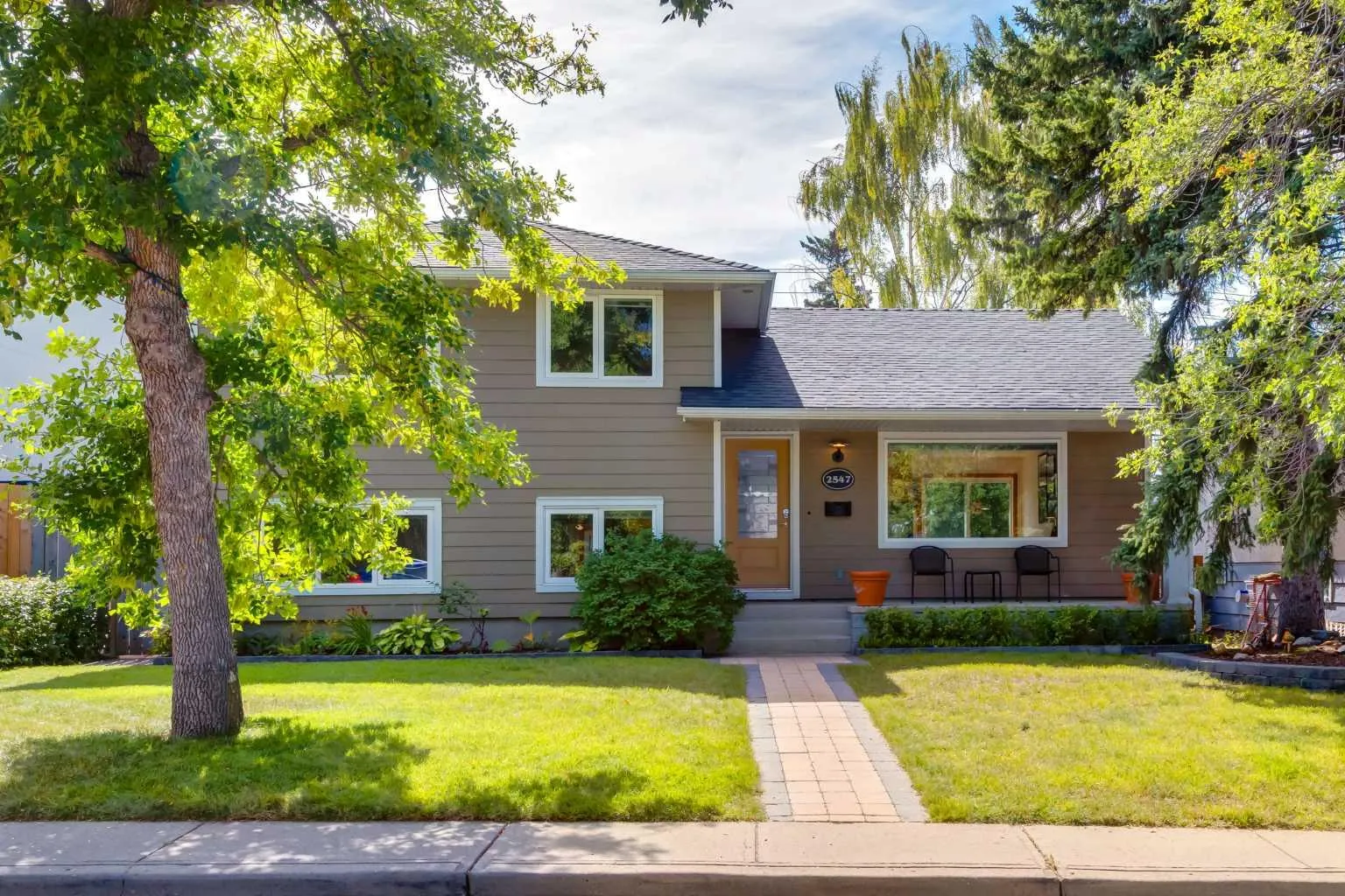 2547 Chicoutimi Nw Drive, Calgary