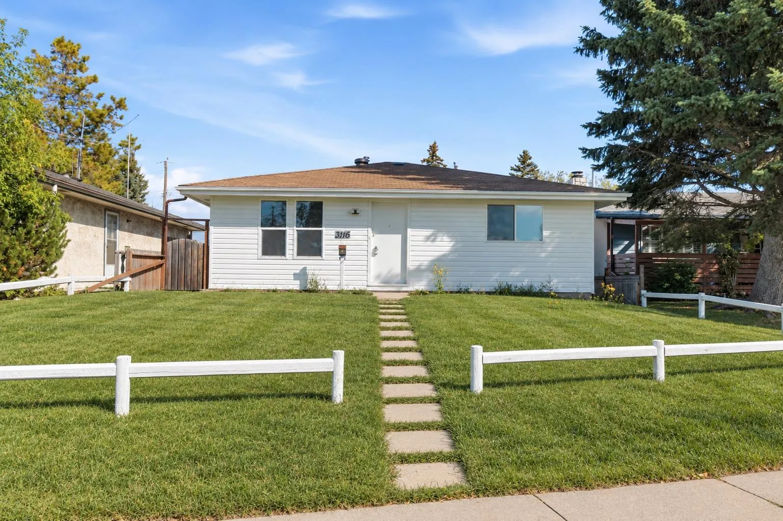 3116 39 Se Street, Calgary