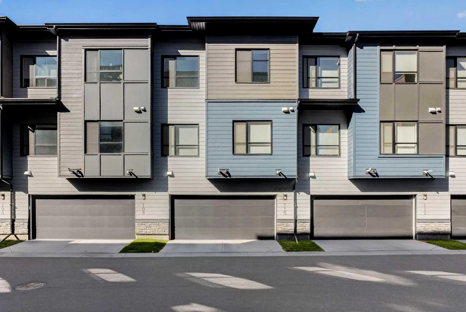 42 Cranbrook Se Gardens Unit 110, Calgary