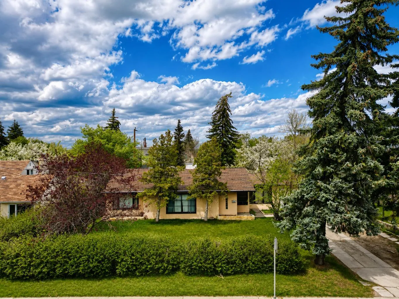2110 26 Sw Avenue, Calgary