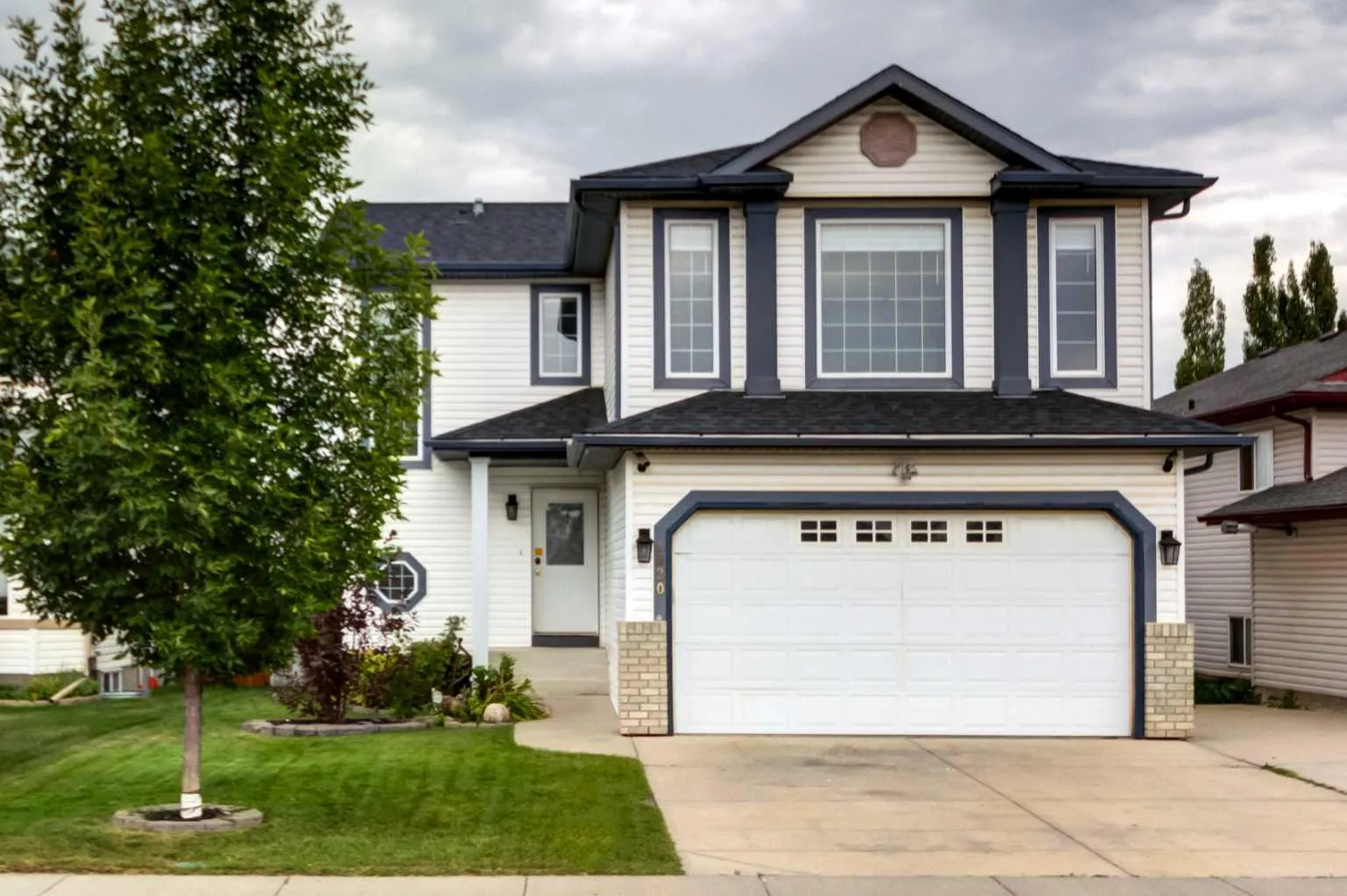 1820 Woodside Nw Boulevard, Airdrie