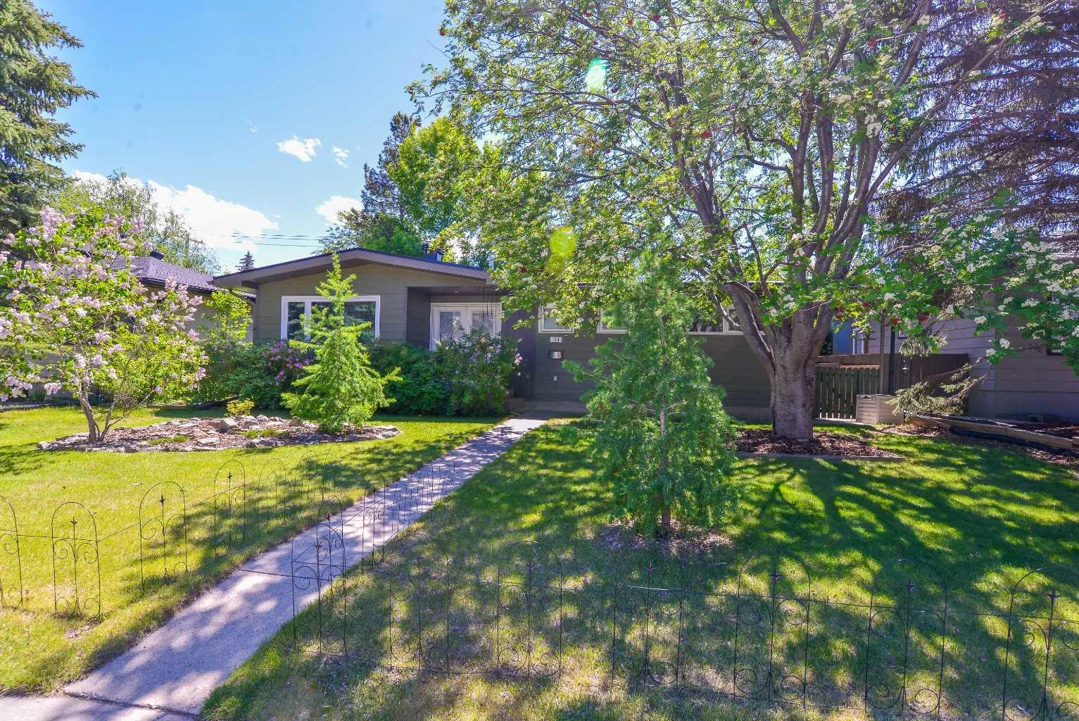 361 Capri Nw Avenue, Calgary