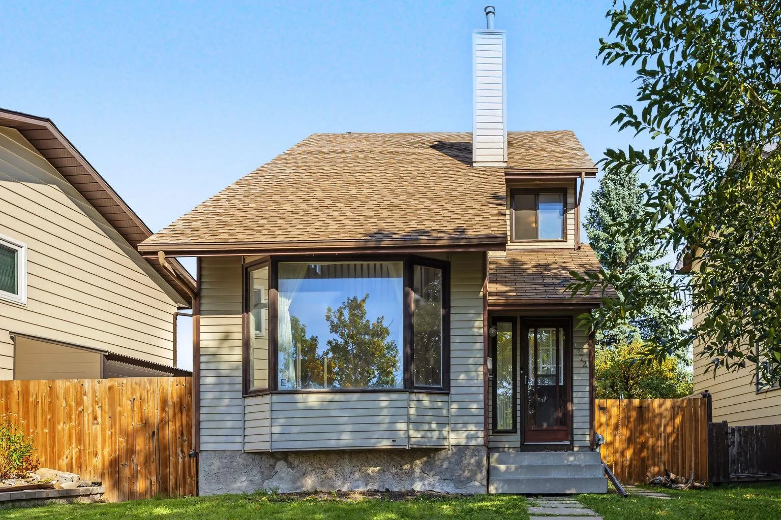 1272 Berkley Nw Drive, Calgary