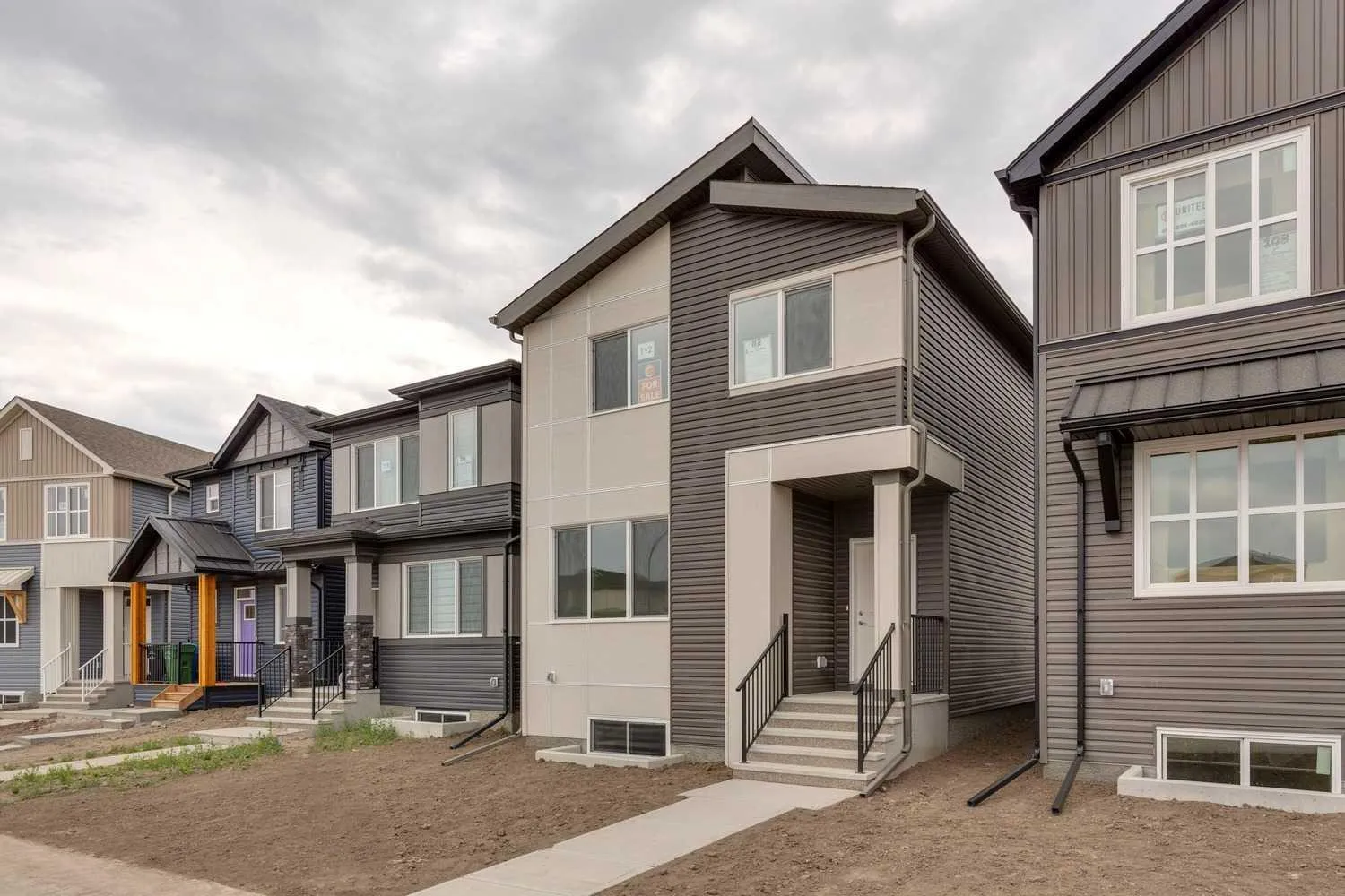 112 Lucas Nw Green, Calgary