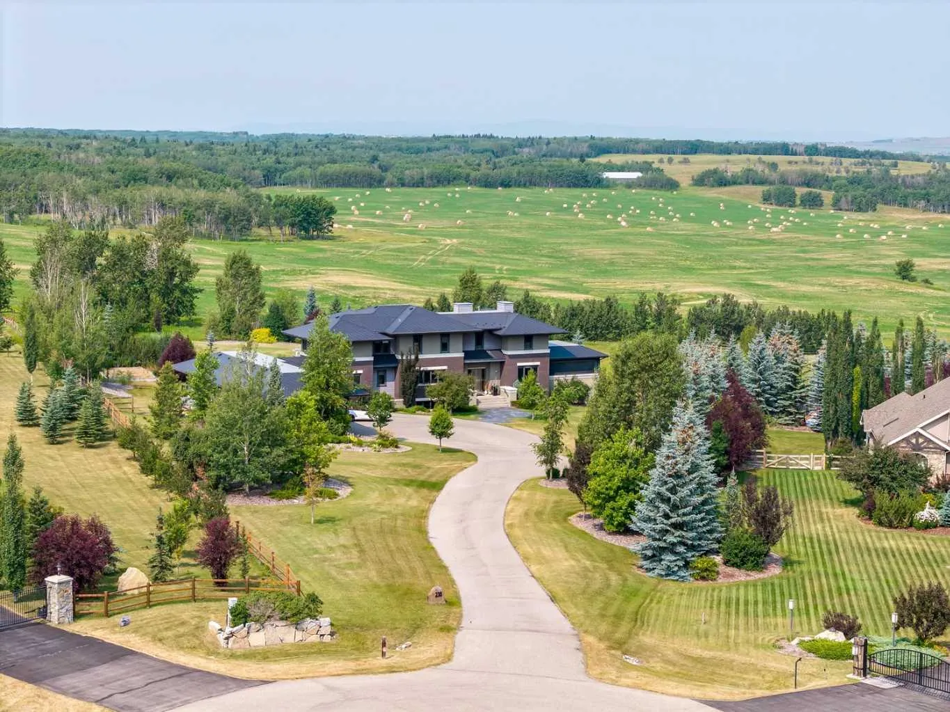 218 Grizzly Rise, Rocky View County
