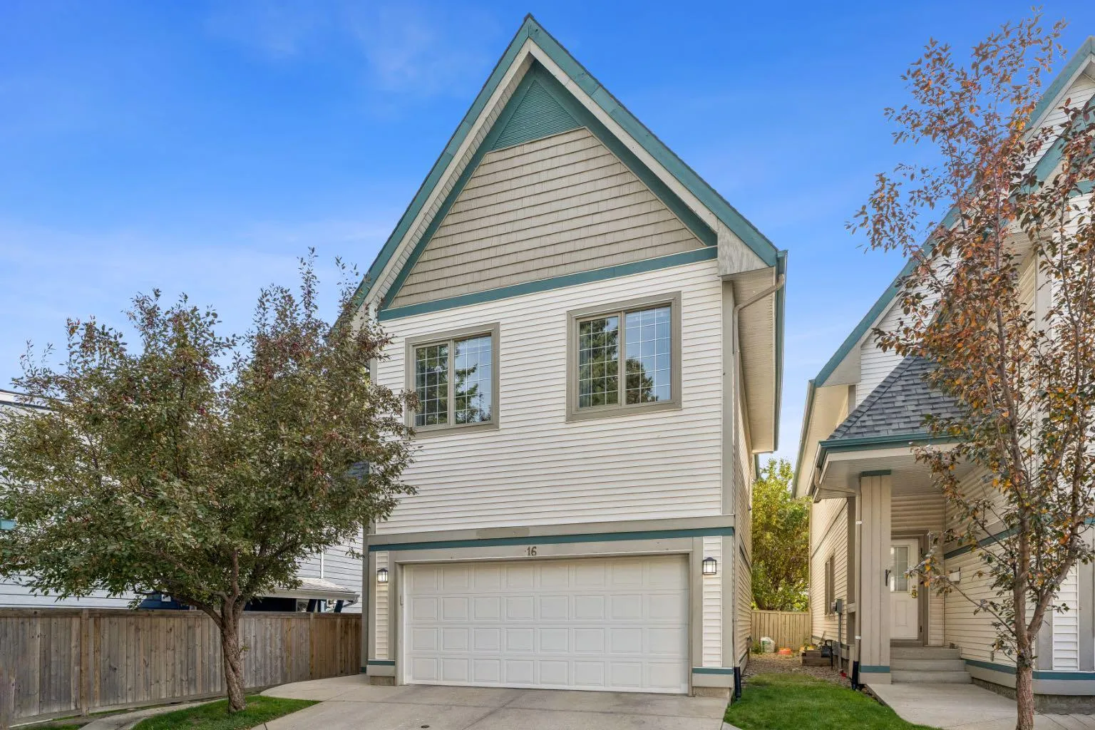 16 Varsity Estates Nw Gardens, Calgary