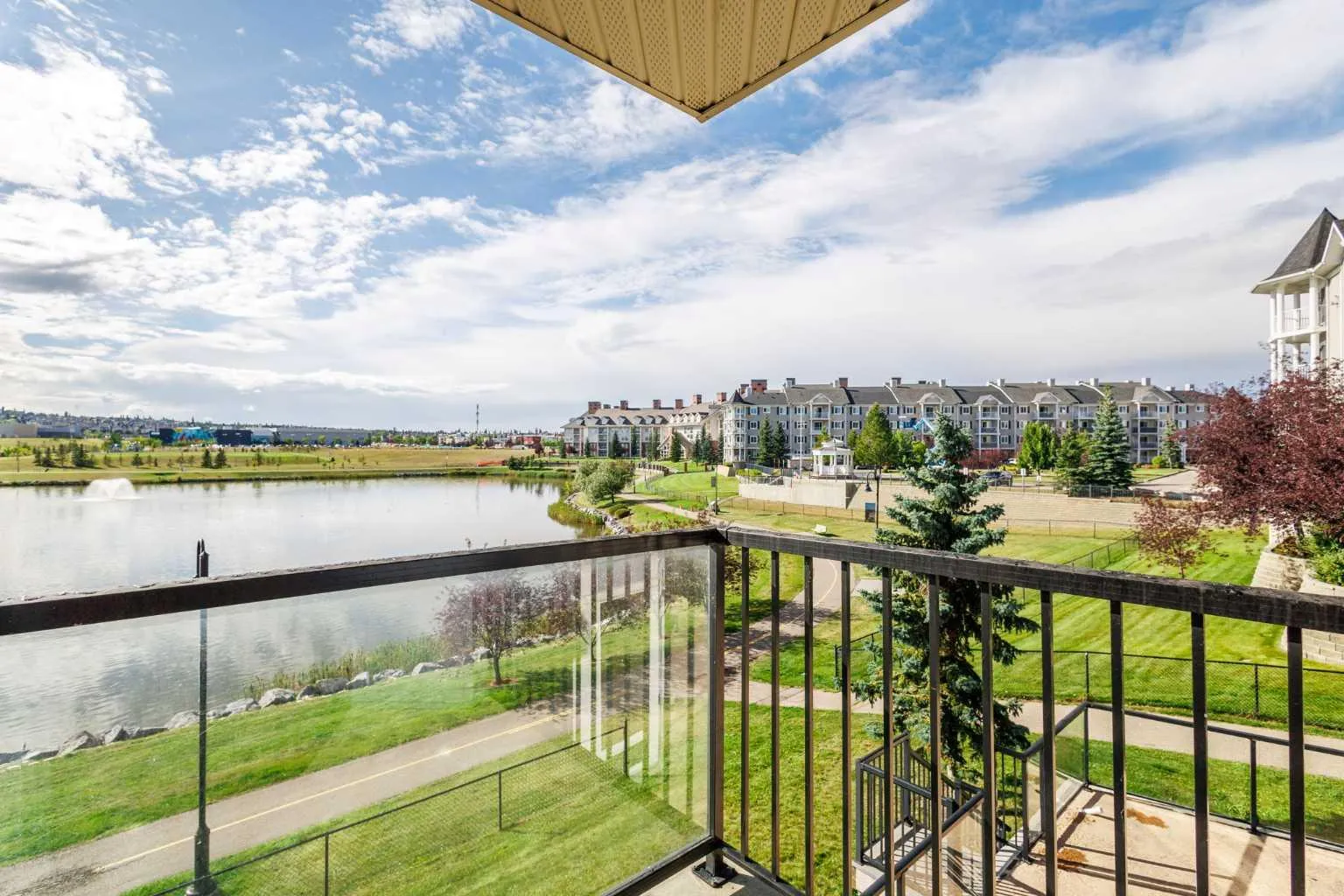 108 Country Village Ne Circle Unit 207, Calgary