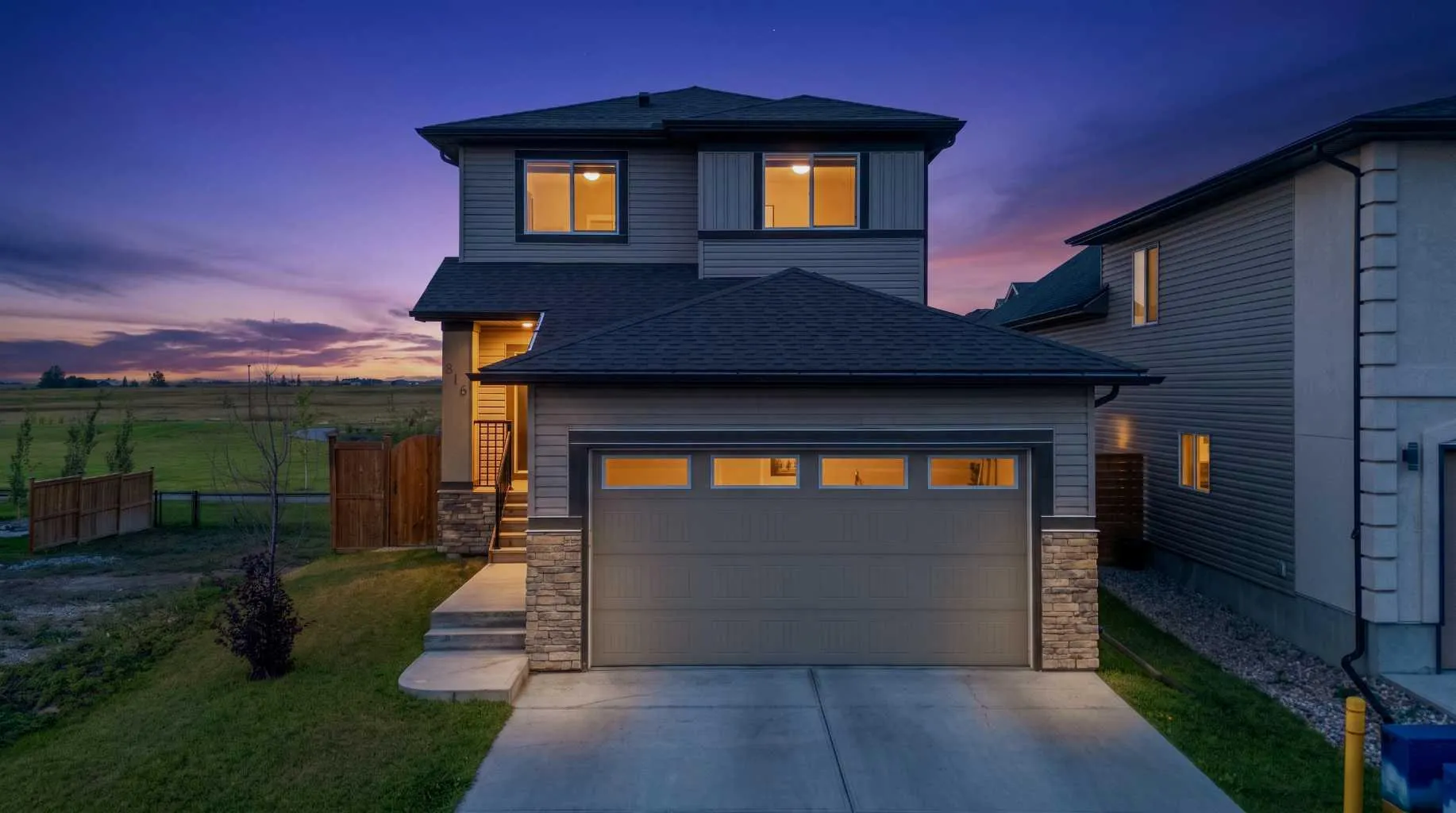 816 Lakewood Circle, Strathmore