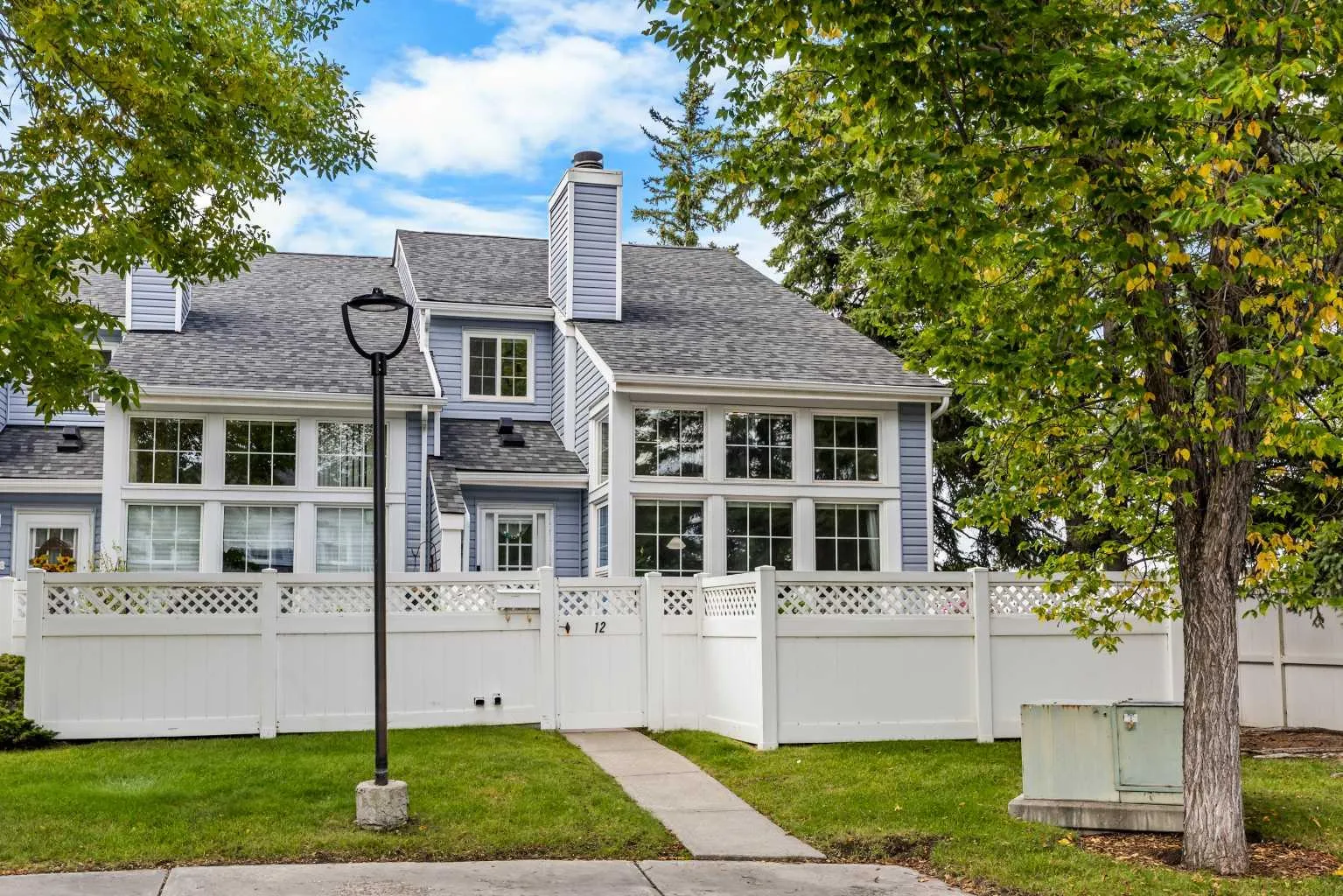 28 Berwick Nw Crescent Unit 12, Calgary