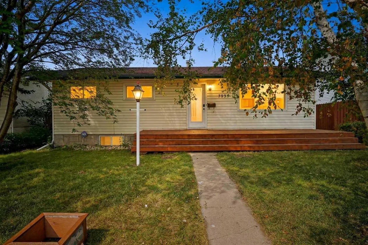 7935 Huntwick Ne Hill, Calgary