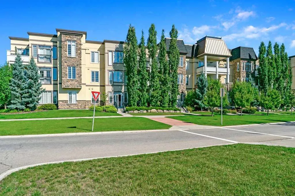 39 Quarry Se Gate Unit 205, Calgary
