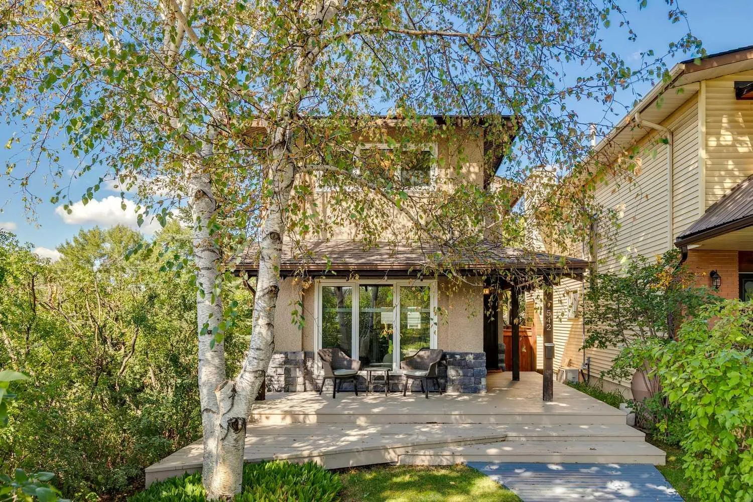 542 27 Nw Avenue, Calgary