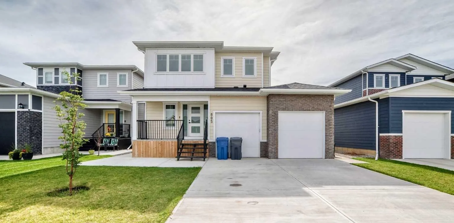 805 Mandalay Boulevard, Carstairs