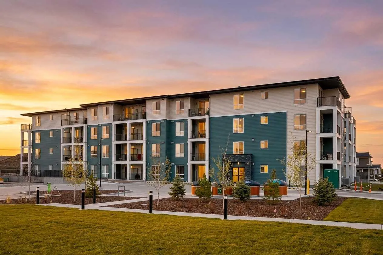 47 Creekview Sw Gardens Unit 1204, Calgary