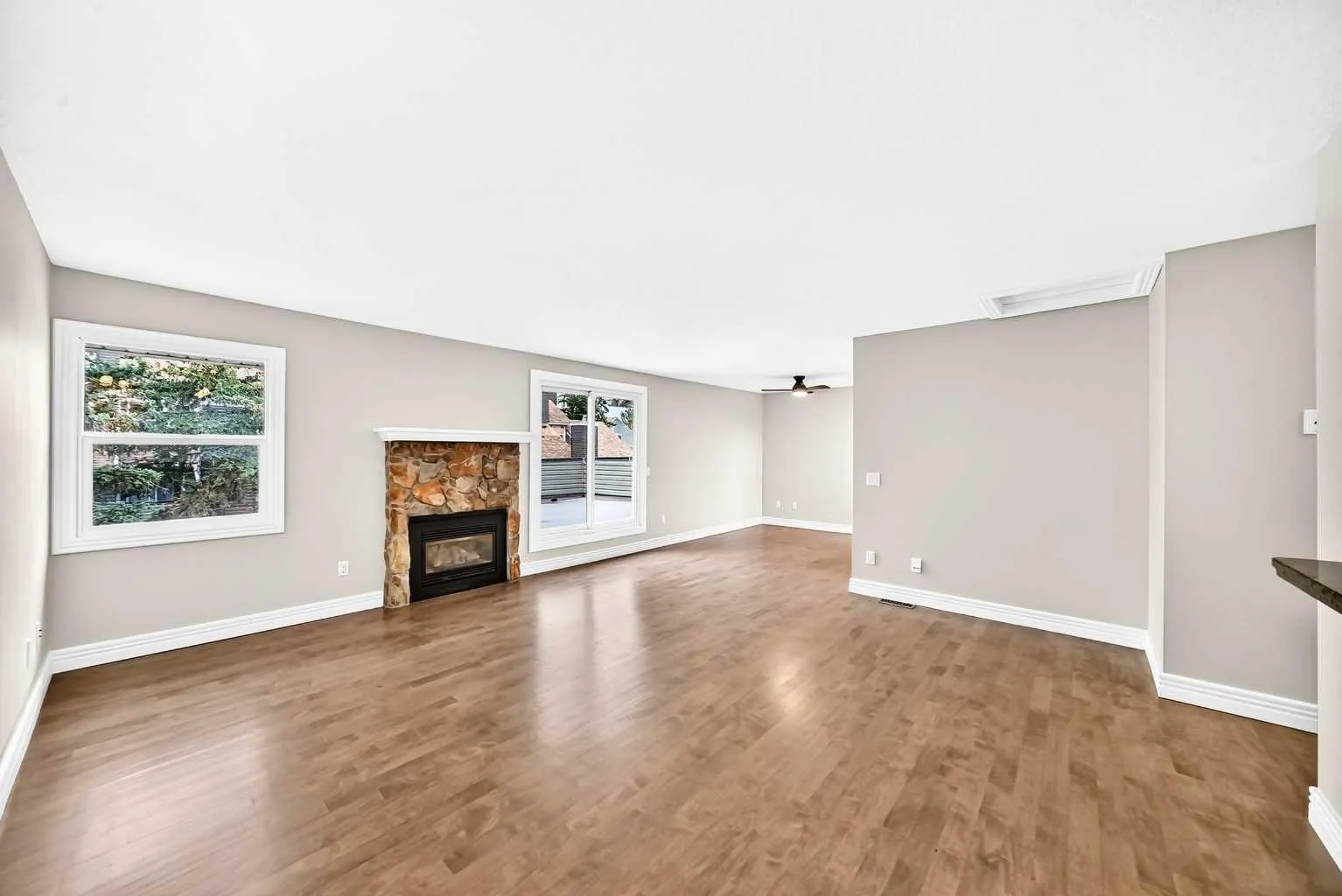 33 Glamis Sw Green Unit 225, Calgary