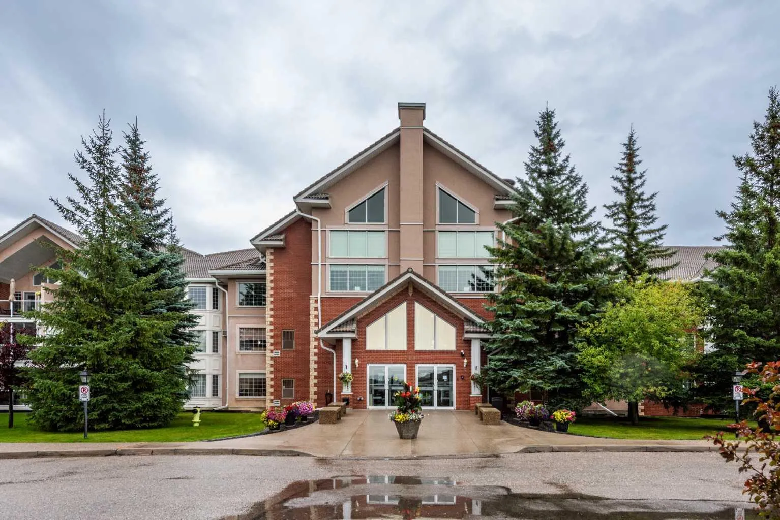 6868 Sierra Morena Sw Boulevard Unit 103, Calgary