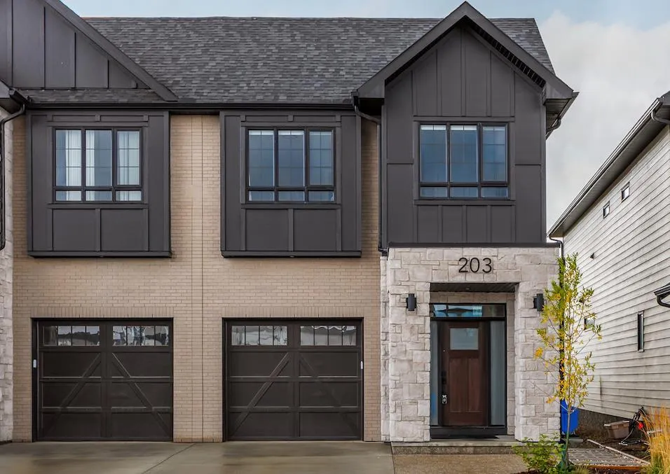 203 Greenwich Nw Drive, Calgary