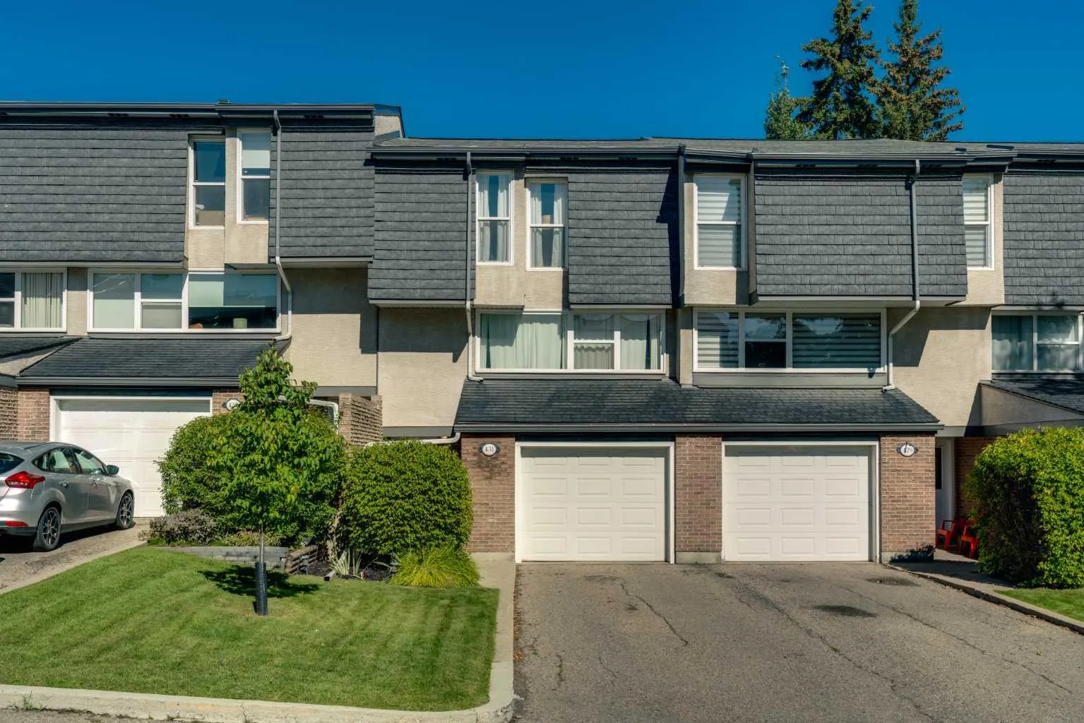 431 Brae Glen Sw Crescent, Calgary