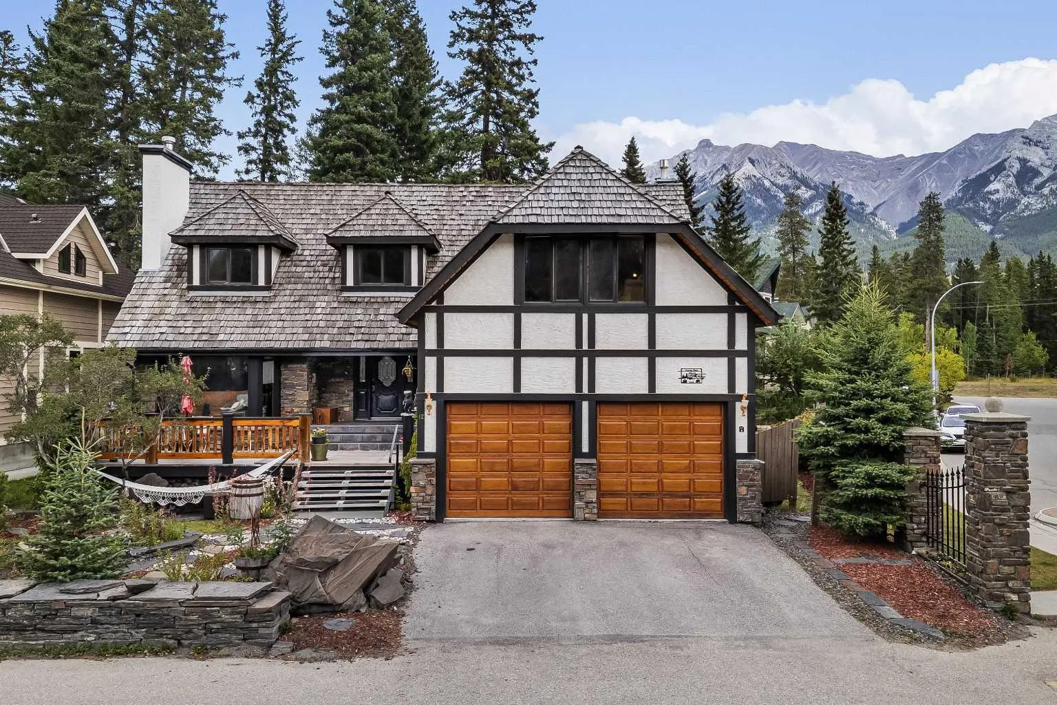 12 Woodside Lane, Canmore
