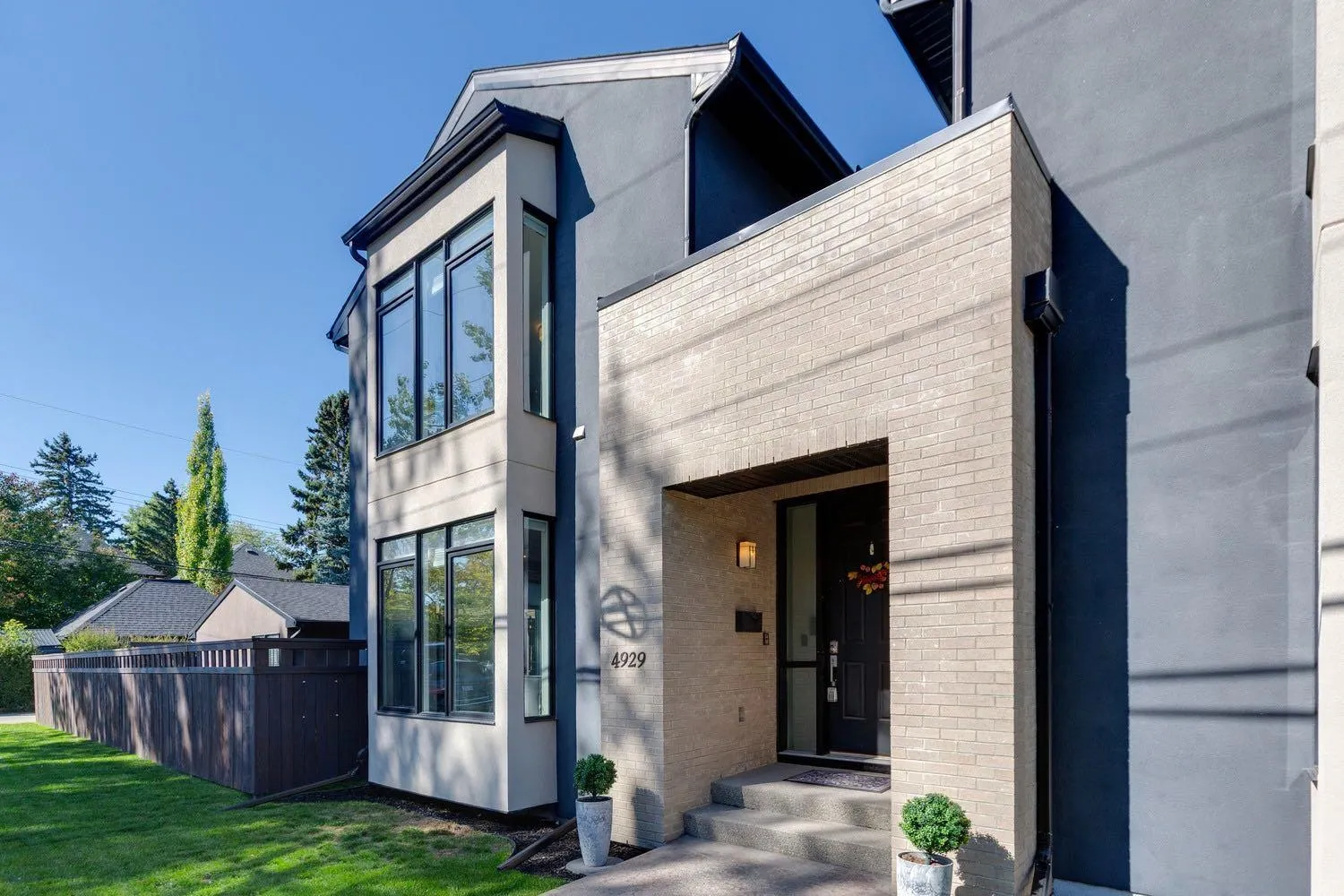 4929 21 Sw Street, Calgary