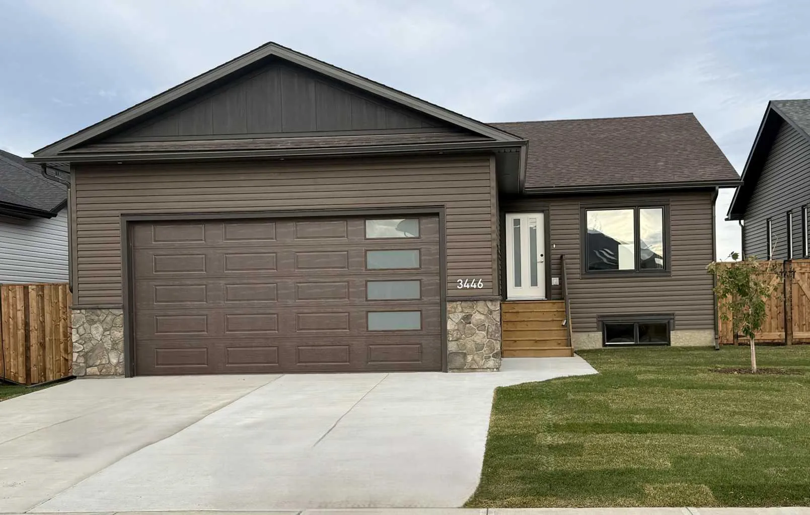3446 Victory Way, Olds