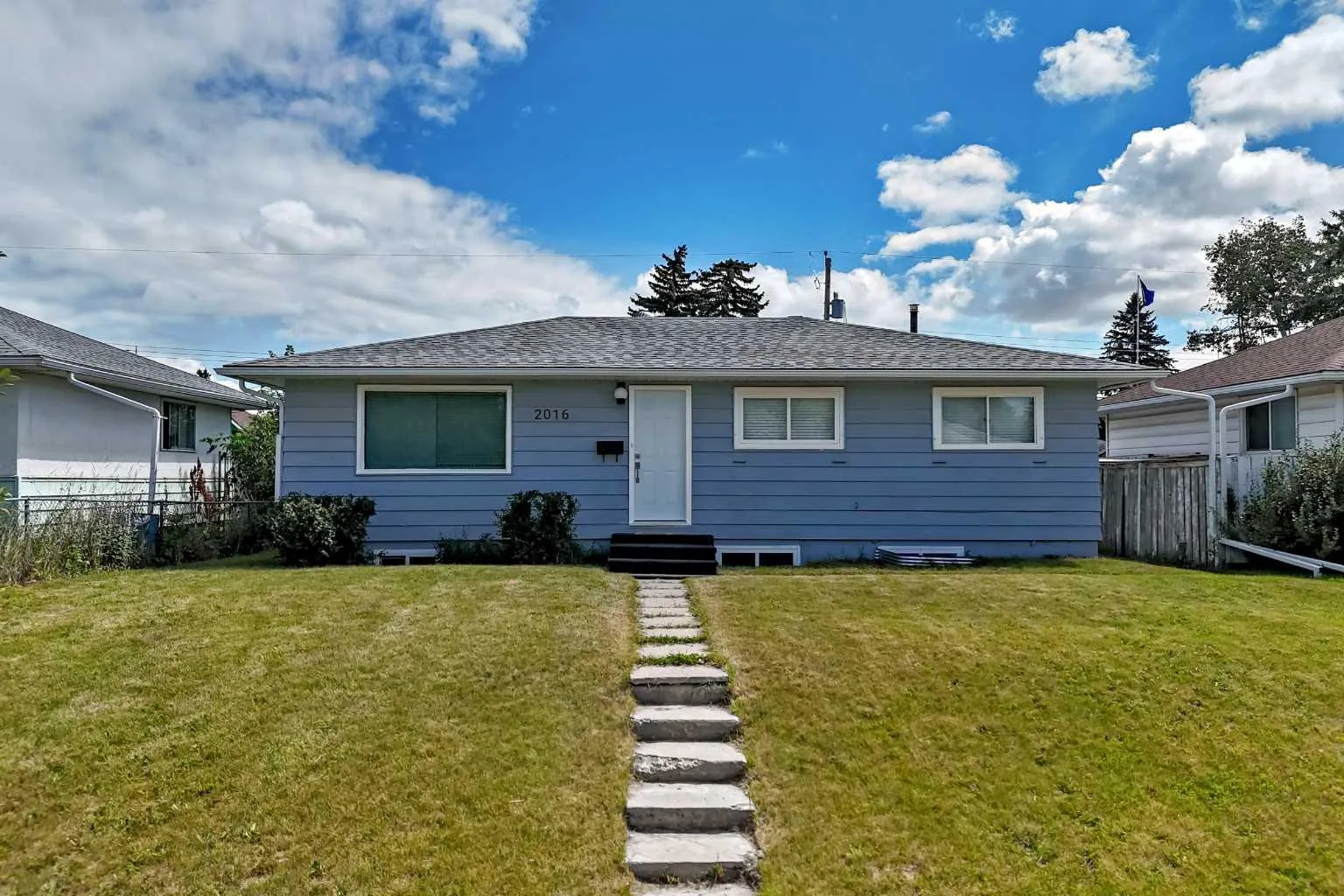 2016 46 Se Street, Calgary