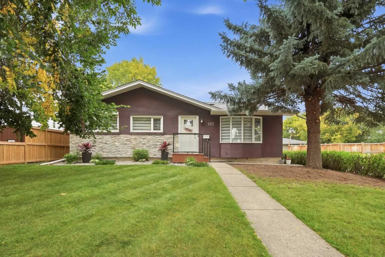 137 Lissington Sw Drive, Calgary