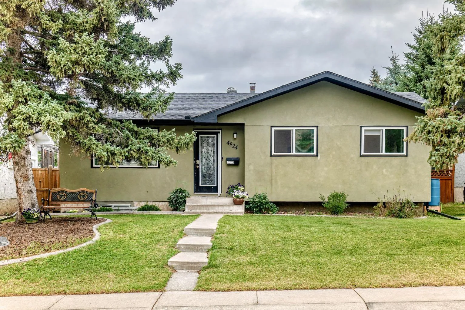 4824 41 Sw Avenue, Calgary