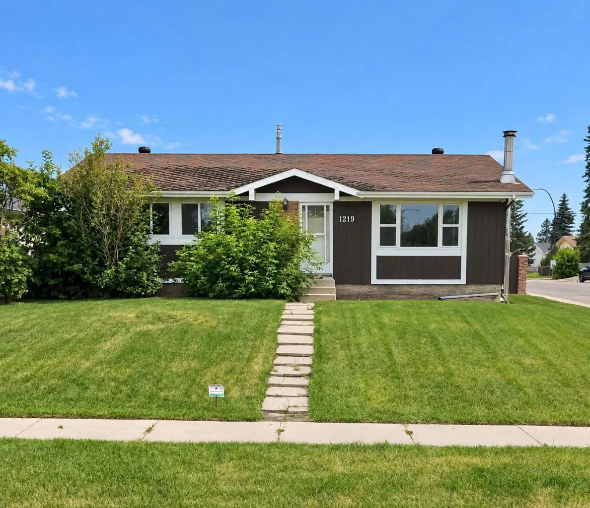 1219 68 Ne Street, Calgary