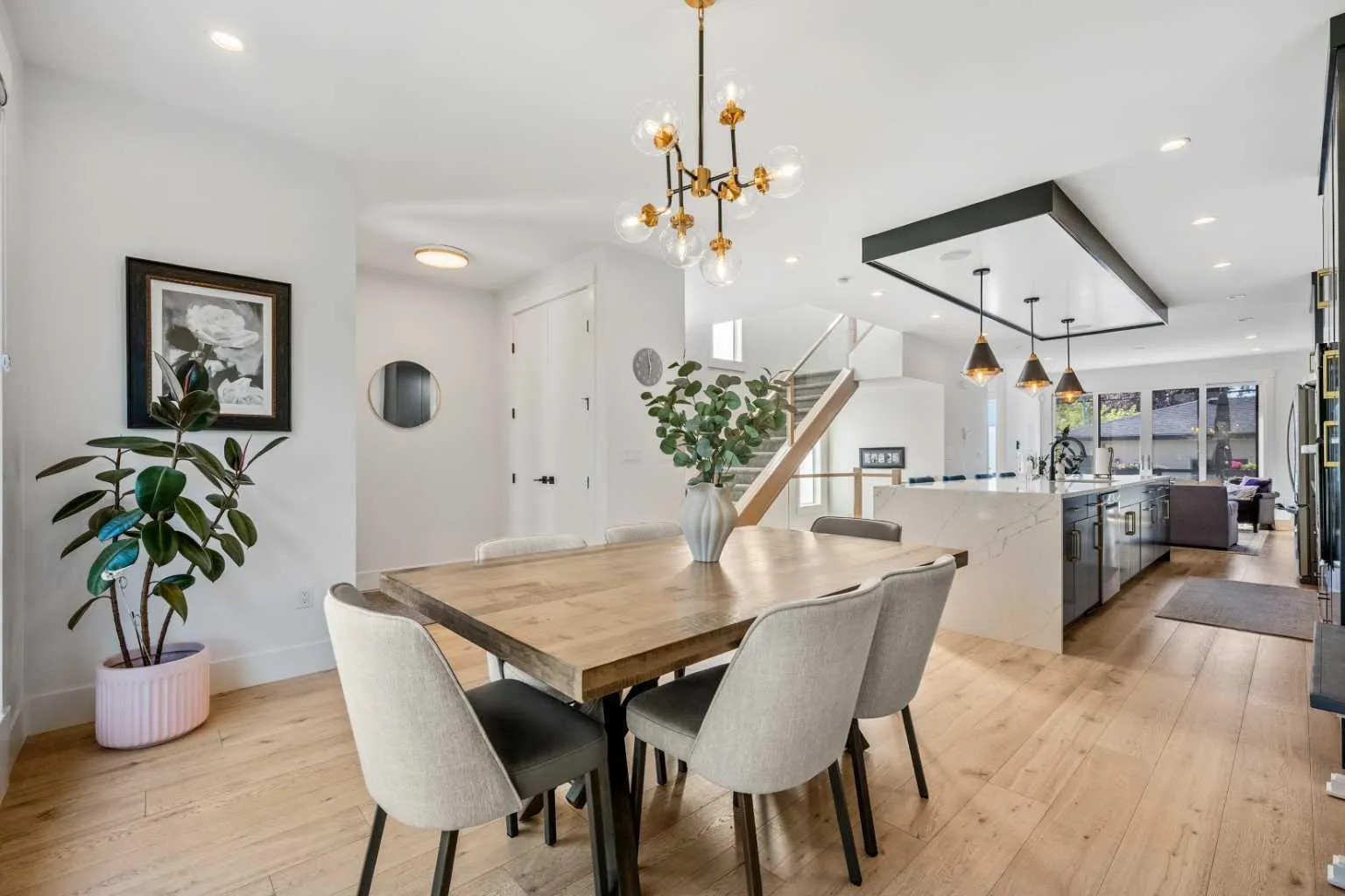 2213 25 Nw Avenue, Calgary