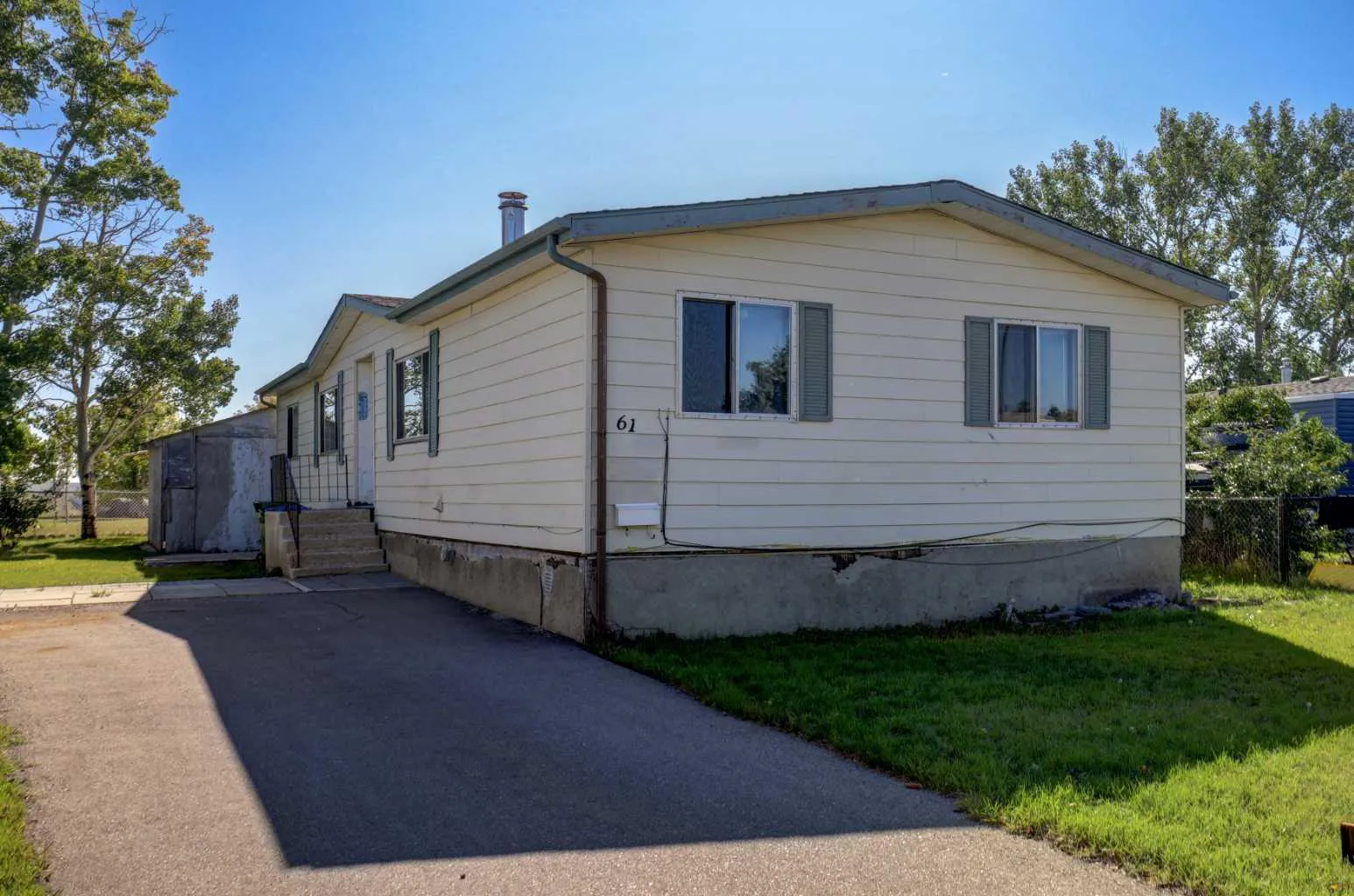 61 Huntstrom Ne Drive, Calgary