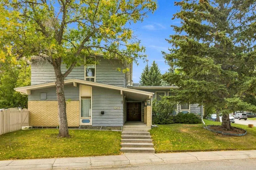 12003 Cannes Sw Road, Calgary