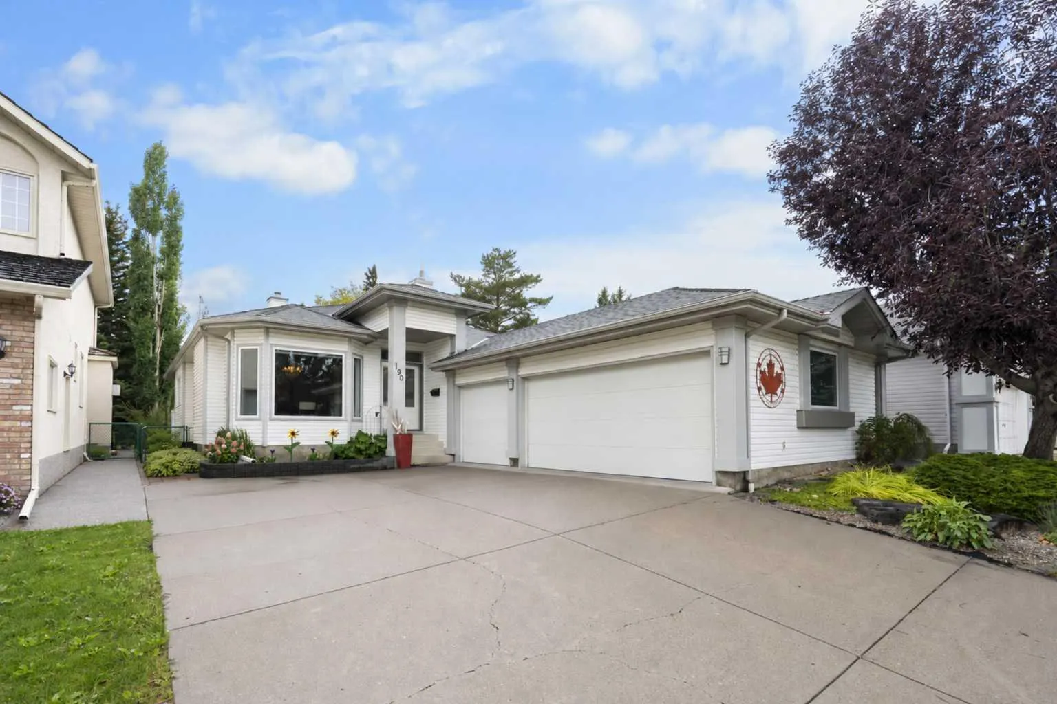 190 Woodpark Sw Circle, Calgary