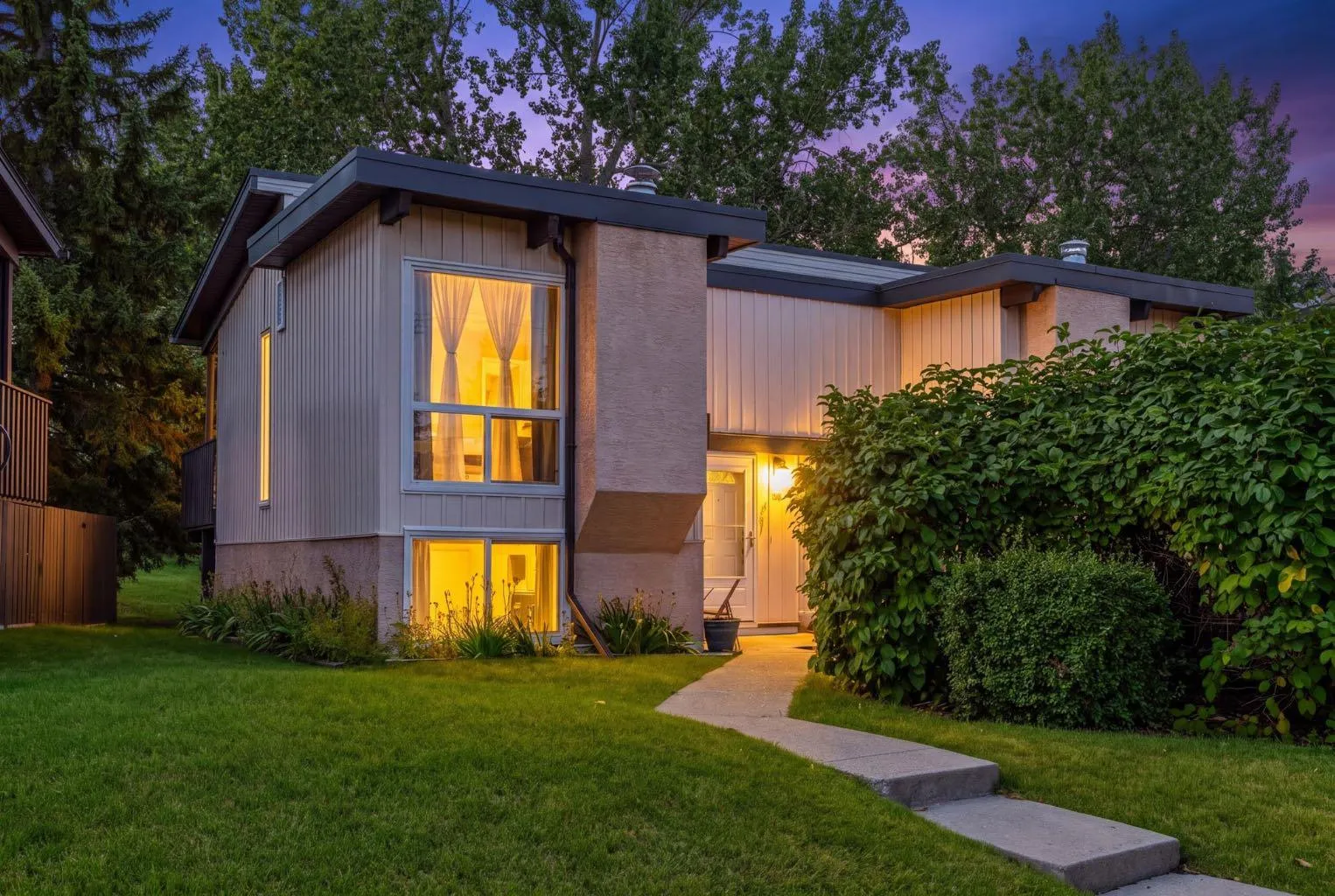 125 Oaktree Sw Lane, Calgary