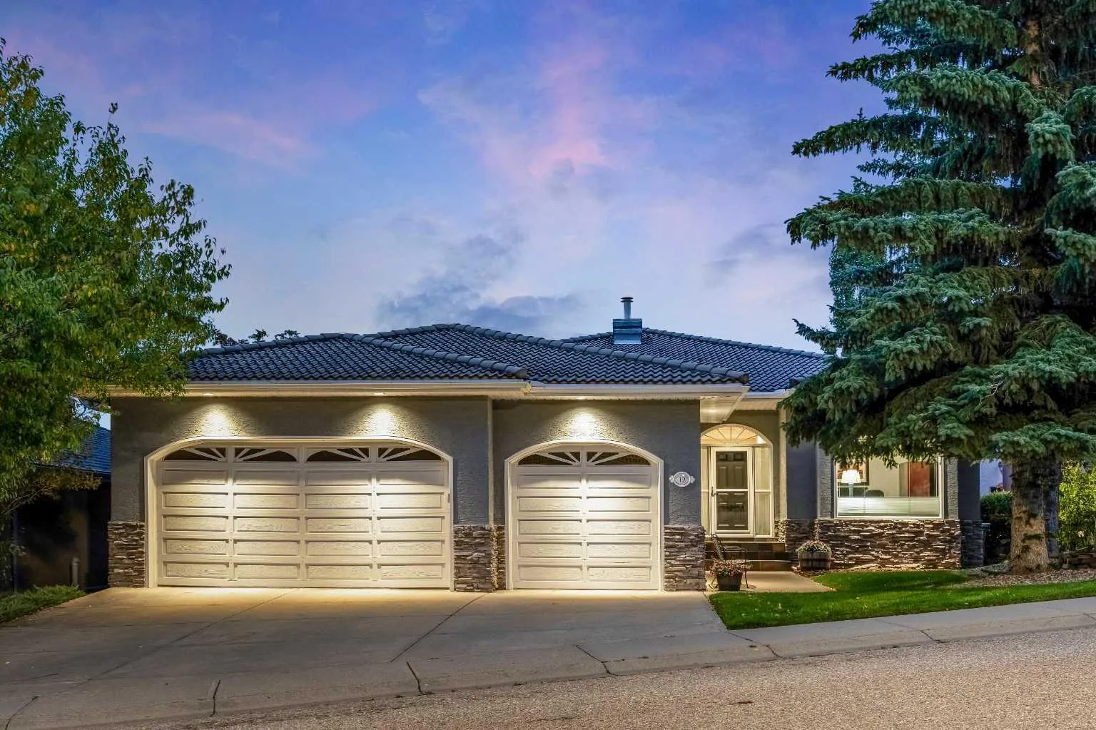 12 Patina Sw Hill, Calgary