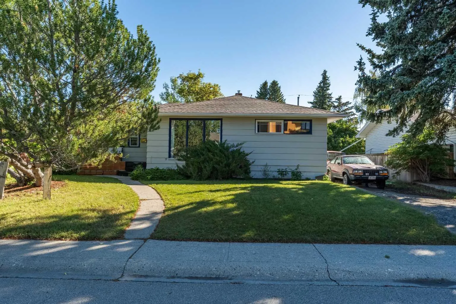 11 Winchester Sw Crescent, Calgary