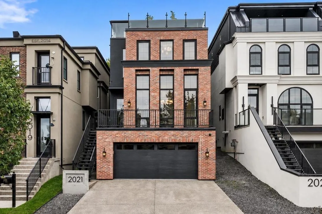 2021 27 Sw Avenue, Calgary