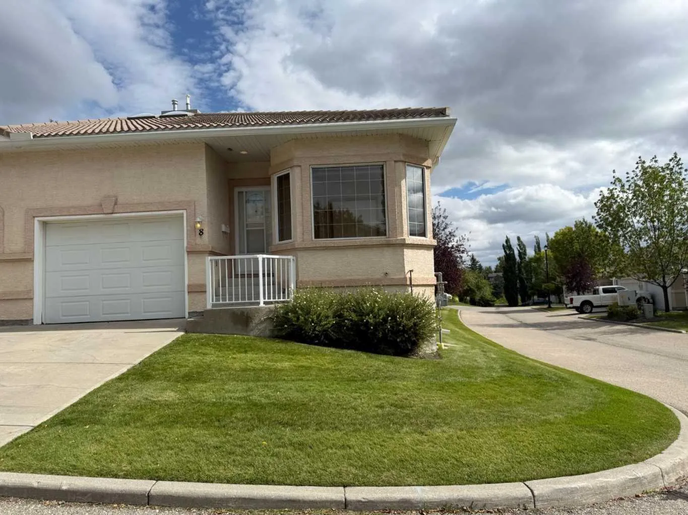 8 Scimitar Nw Rise, Calgary