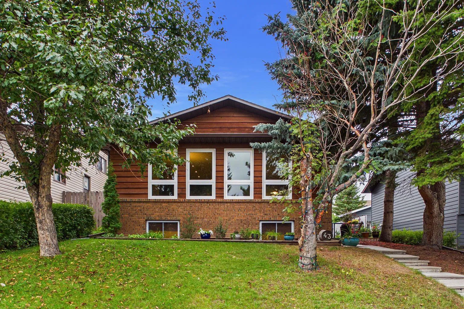 43 Beaconsfield Nw Rise, Calgary
