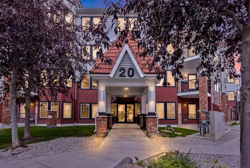 20 Royal Oak Nw Plaza Unit 111, Calgary